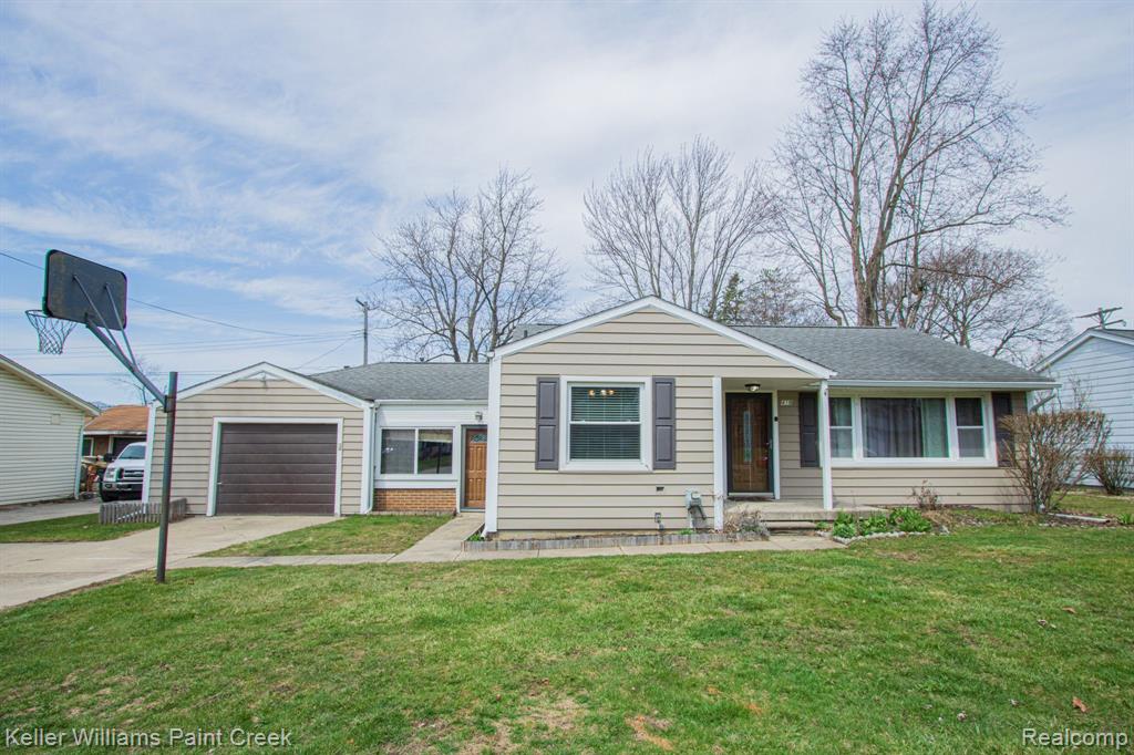 419 ALMONT Avenue, Almont, MI 48003 — Photo 2