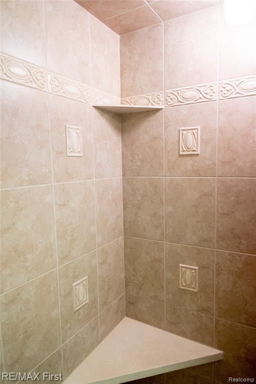 17865 University Park Drive, Livonia, MI 48152 — Photo 51