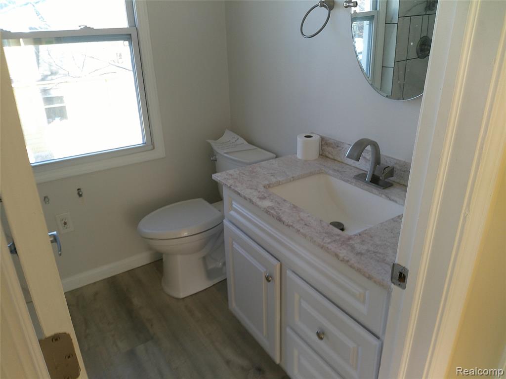 912 Huron Street, Flint, MI 48507 — Photo 14