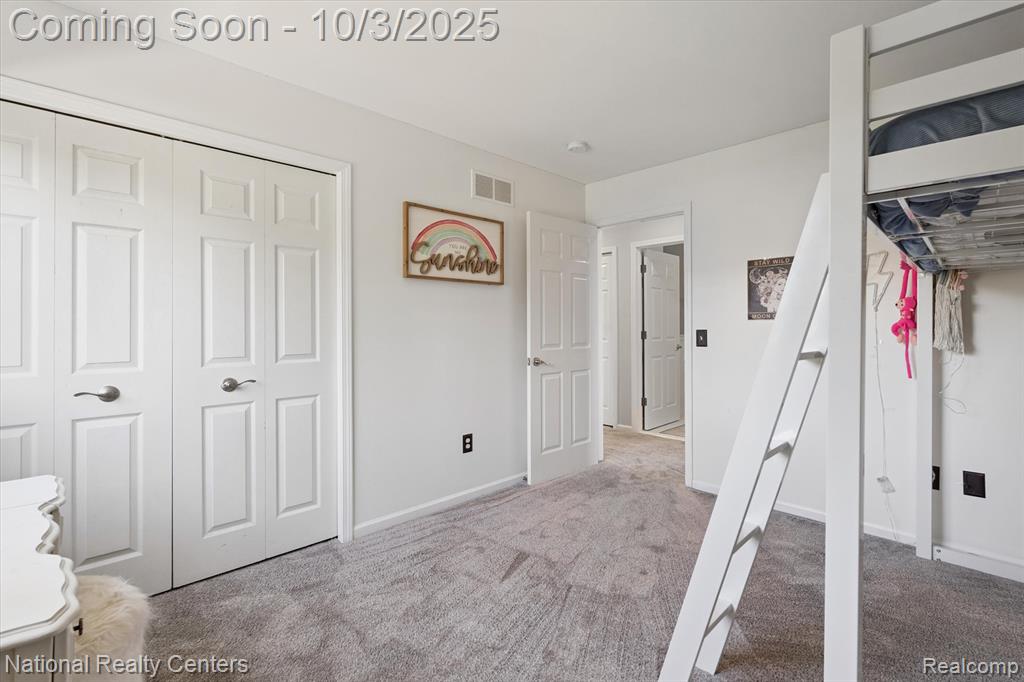 489 Gleneagles, Highland, MI — Photo 37