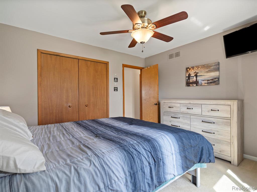 41845 EHRKE Drive, Clinton Twp, MI 48038 — Photo 20