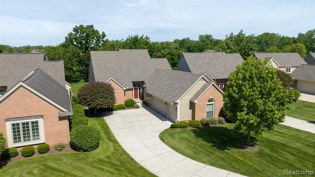 4870 DORAL Drive, Ann Arbor, MI 48108 — Photo 2