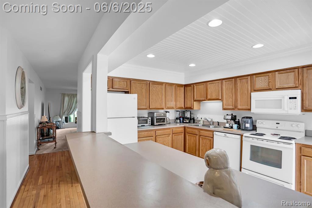 42276 Lochmoor Street, 56, Clinton Twp, MI 48038 — Photo 6
