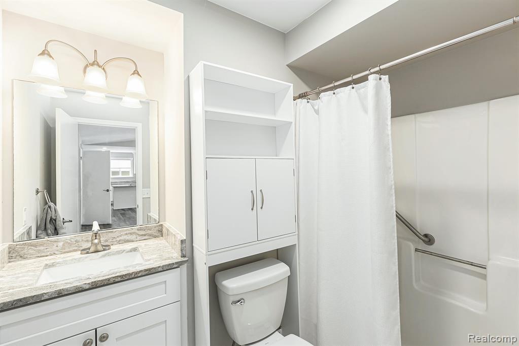7725 Mary Lou Court, Shelby Twp, MI 48317 — Photo 13