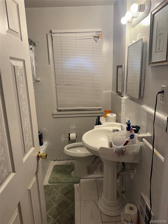 9964 Montrose Street, Detroit, MI 48227 — Photo 4