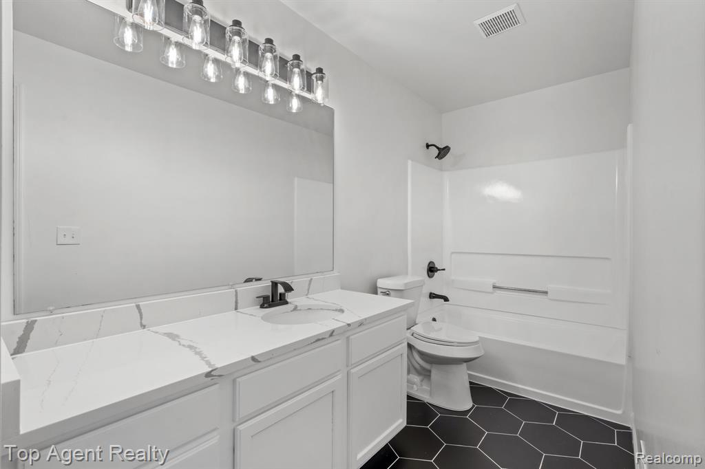 42773 Maude Court, Van Buren, MI 48111 — Photo 15