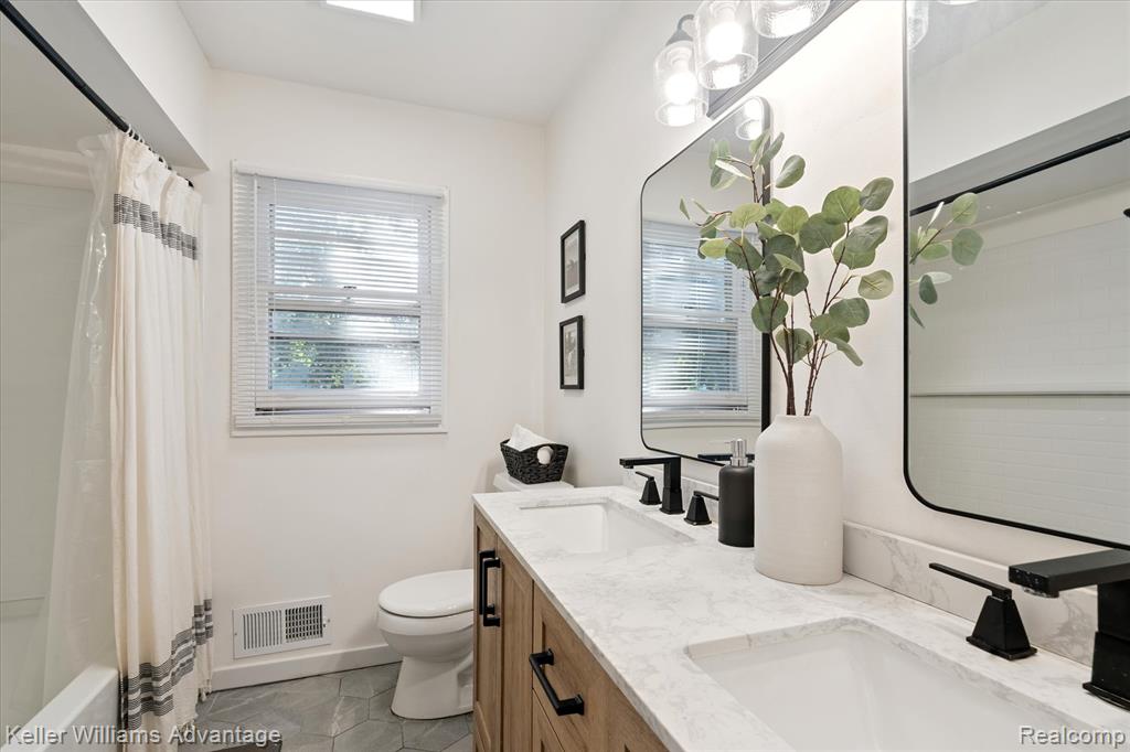 4724 Pin Oak Trail, Jackson, MI 49201 — Photo 15