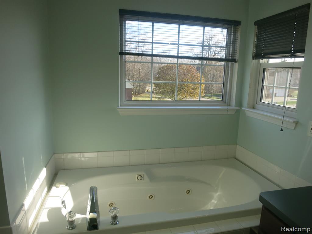 47000 HARBOUR POINTE, Van Buren, MI 48111 — Photo 22