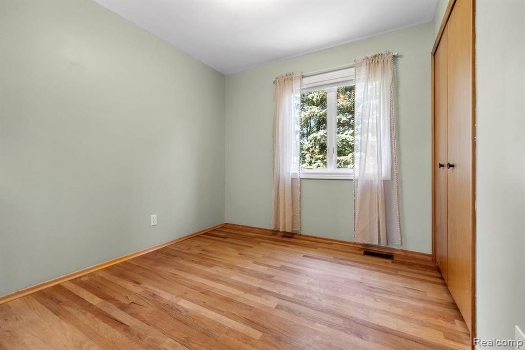 8622 S BYRON Road, Gaines Vlg, MI 48436 — Photo 18
