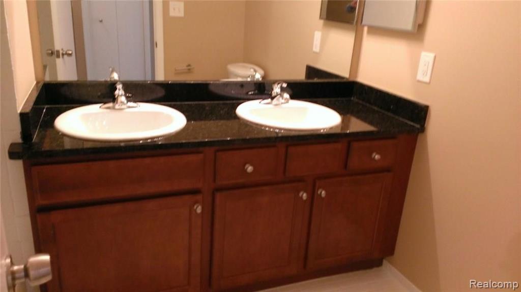 41685 BEDFORD Drive, Canton, MI 48187 — Photo 8