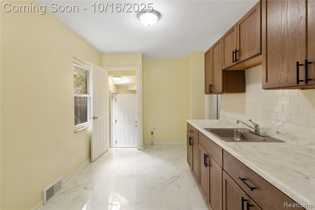 8348 Terry Street, Detroit, MI 48228 — Photo 14