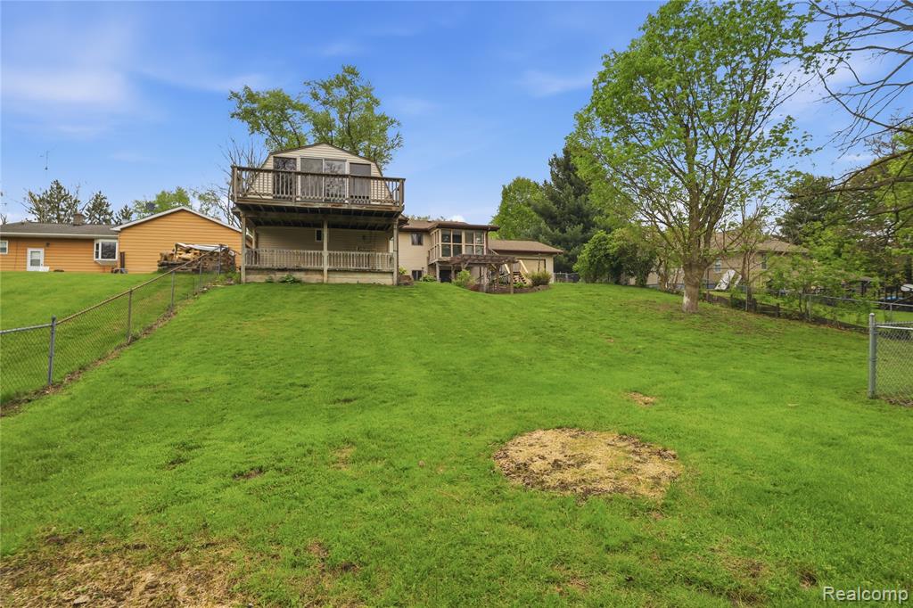 2465 Egelston Avenue, Burton, MI 48509 — Photo 31