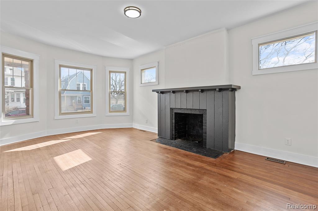 900 Hazelwood Street, Detroit, MI 48202 — Photo 2