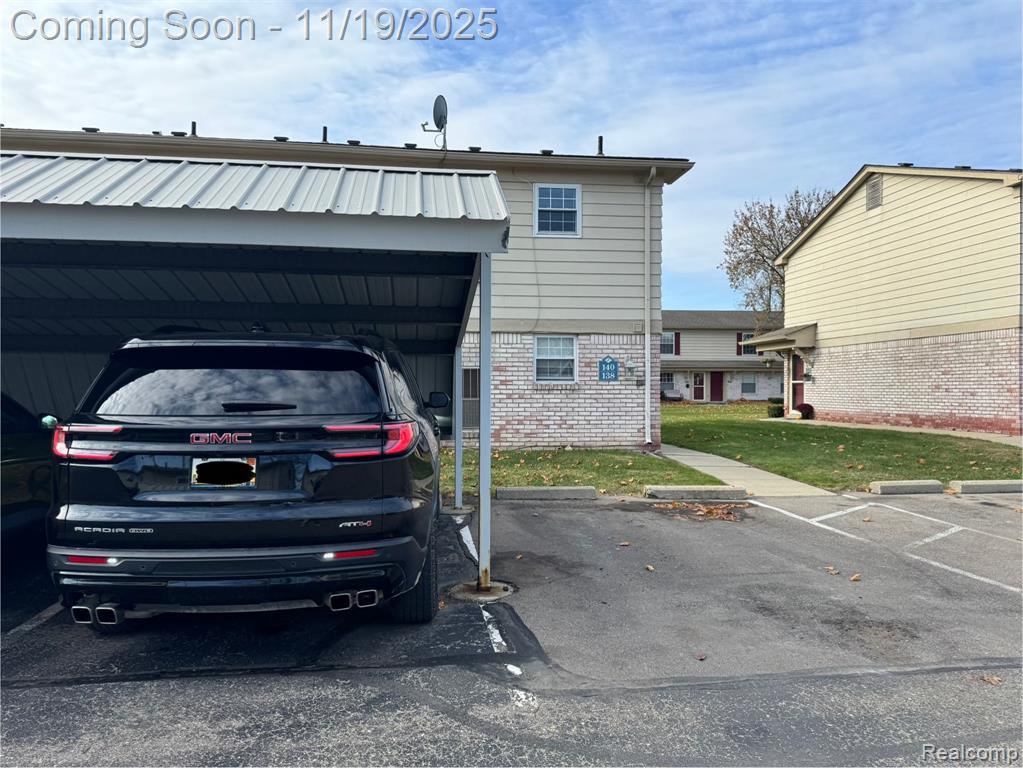 140 Princeton Drive, South Lyon, MI 48178 — Photo 4