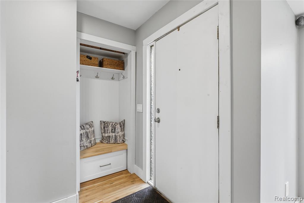 5736 Woodland View, Clarkston, MI — Photo 13
