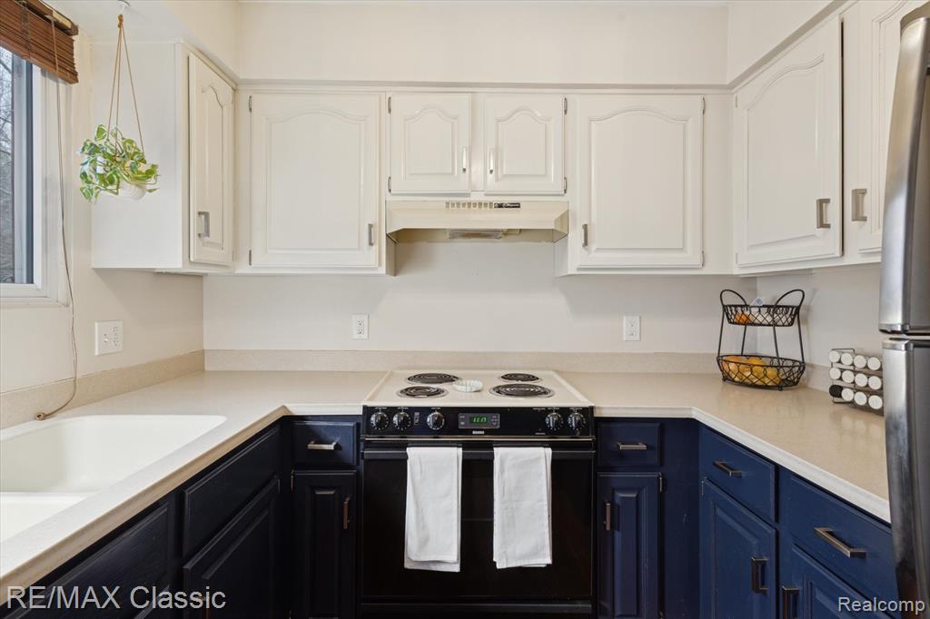 5594 Harper Road, Holt, MI 48842 — Photo 16