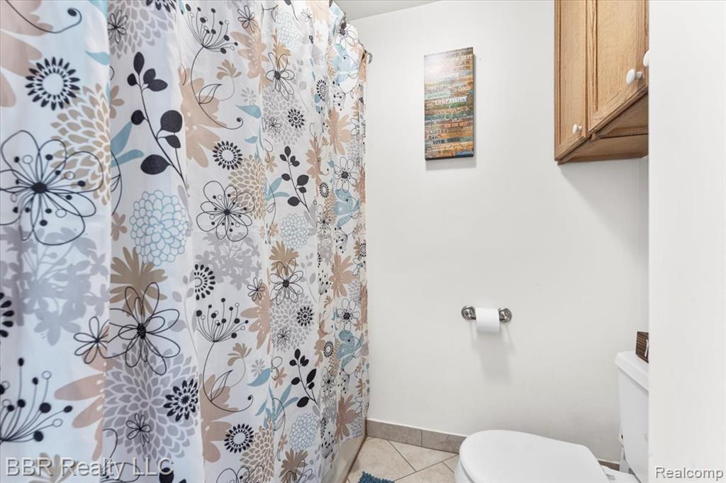 28305 Greenbriar Way, Brownstown, MI 48183 — Photo 23