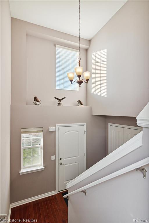 712 SUPERIOR Parkway, Westland, MI — Photo 19