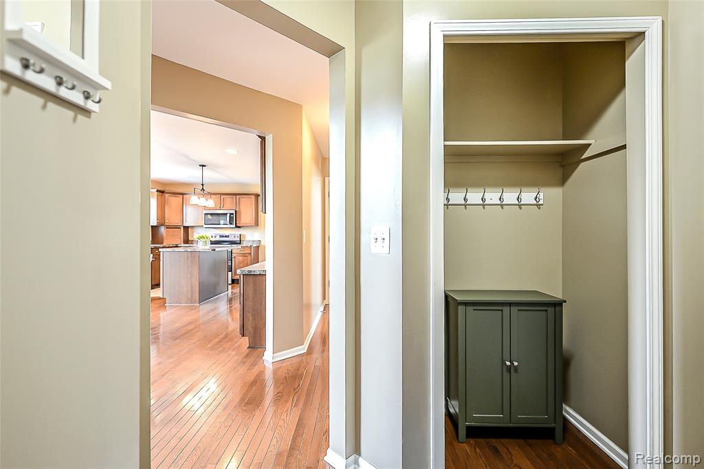 58724 Carriage Lane, South Lyon, MI 48178 — Photo 14