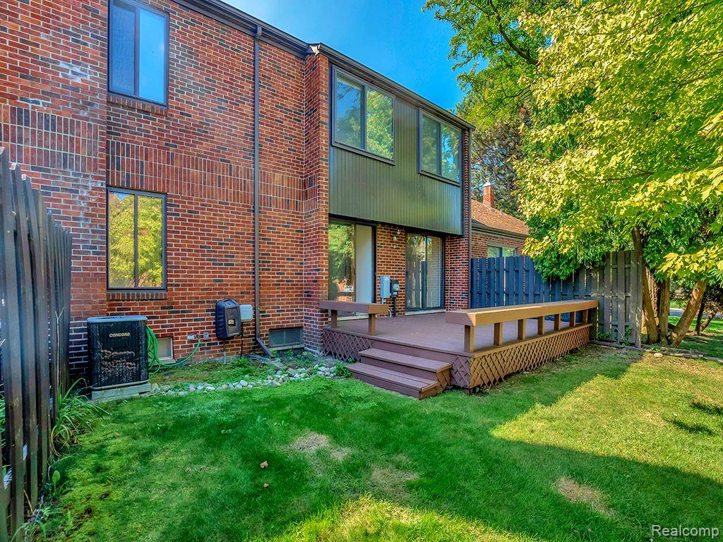 3092 LINDENWOOD Drive, Dearborn, MI 48120 — Photo 36