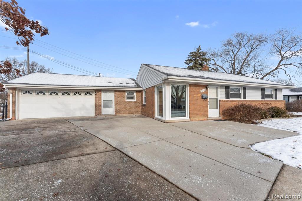 12822 Johanna Court, Riverview, MI 48193 — Photo 2