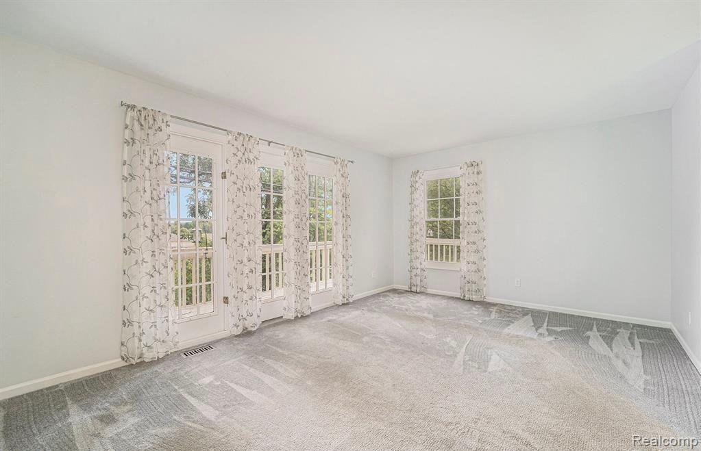 7767 NEWPORT Drive, Clarkston, MI 48348 — Photo 4