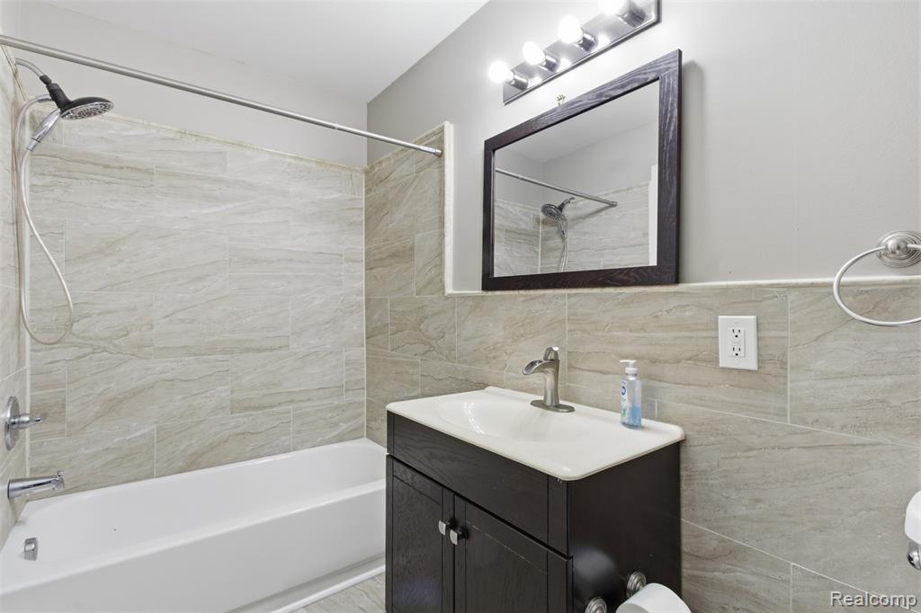 66 Winder Street, Detroit, MI 48201 — Photo 14