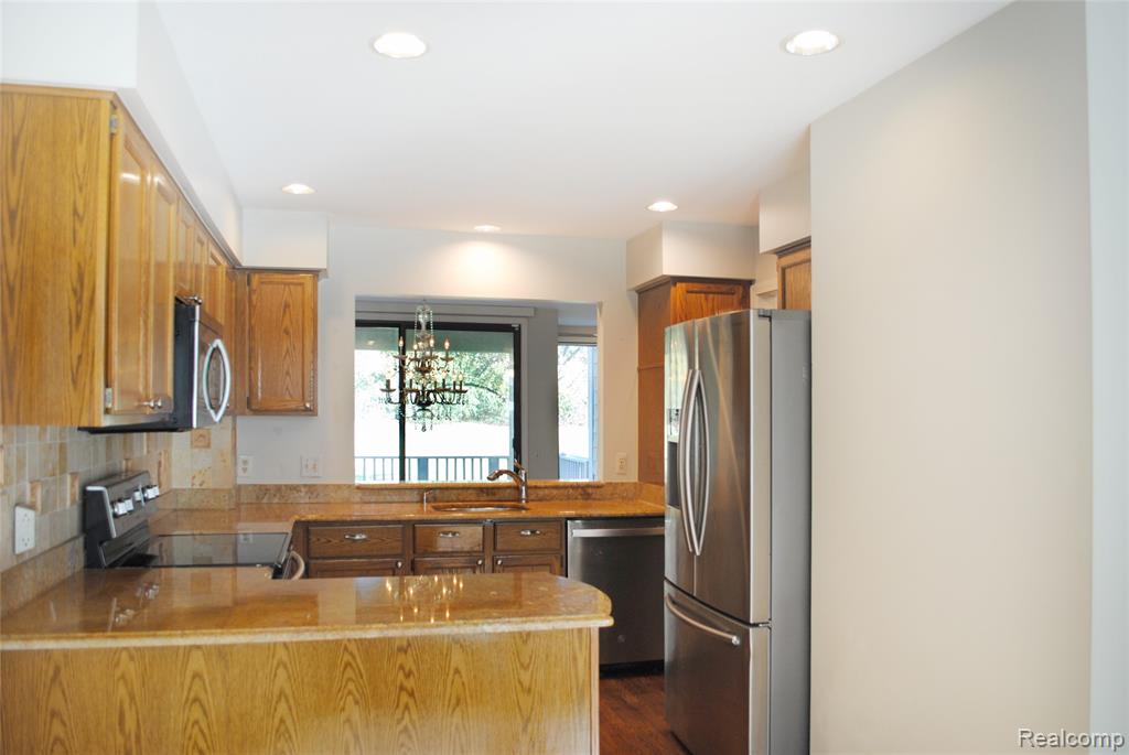 719 Upper Scotsborough Way, Bloomfield Hills, MI 48304 — Photo 6