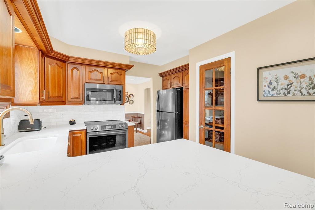 8482 BELLE BLUFF Drive, Grand Blanc, MI 48439 — Photo 23