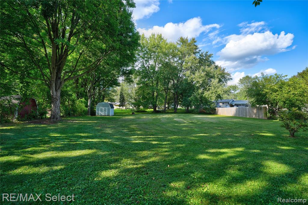 5368 Dunbar Drive, Grand Blanc, MI 48439 — Photo 30