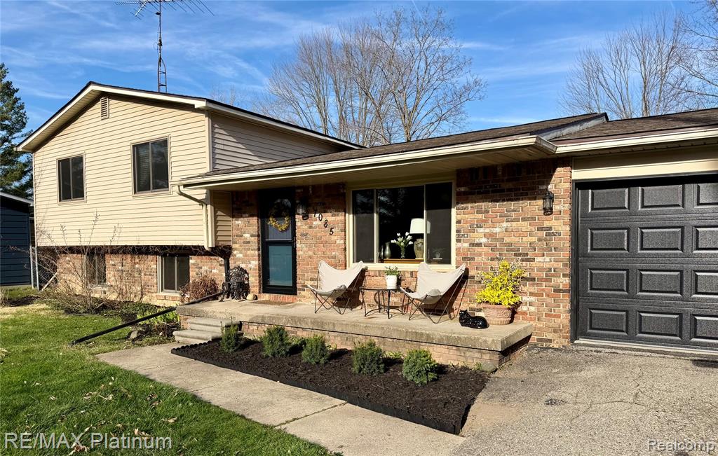 7085 Rivertown Road, Swartz Creek, MI 48473 — front exterior
