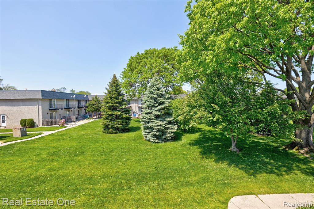 4456 15 Mile Road, Sterling Heights, MI 48310 — Photo 19