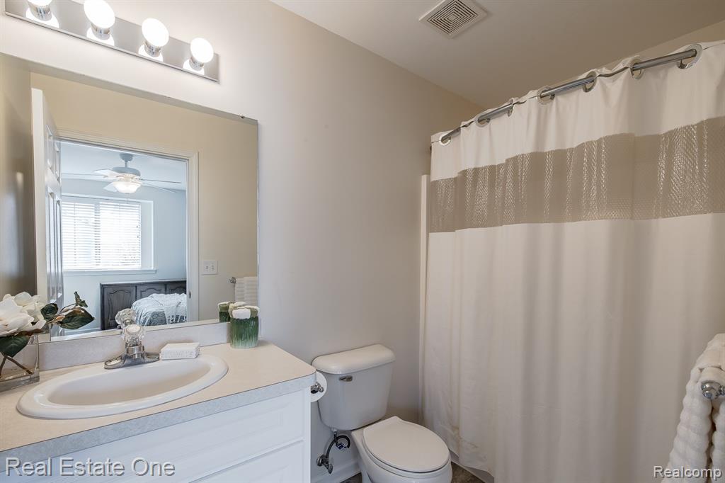 1277 Edelweiss Lane, Waterford, MI 48327 — Photo 41
