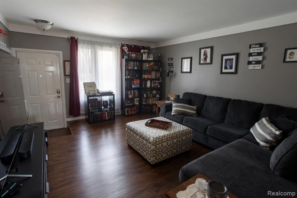 18584 Blue Island Court, Roseville, MI 48066 — Photo 8