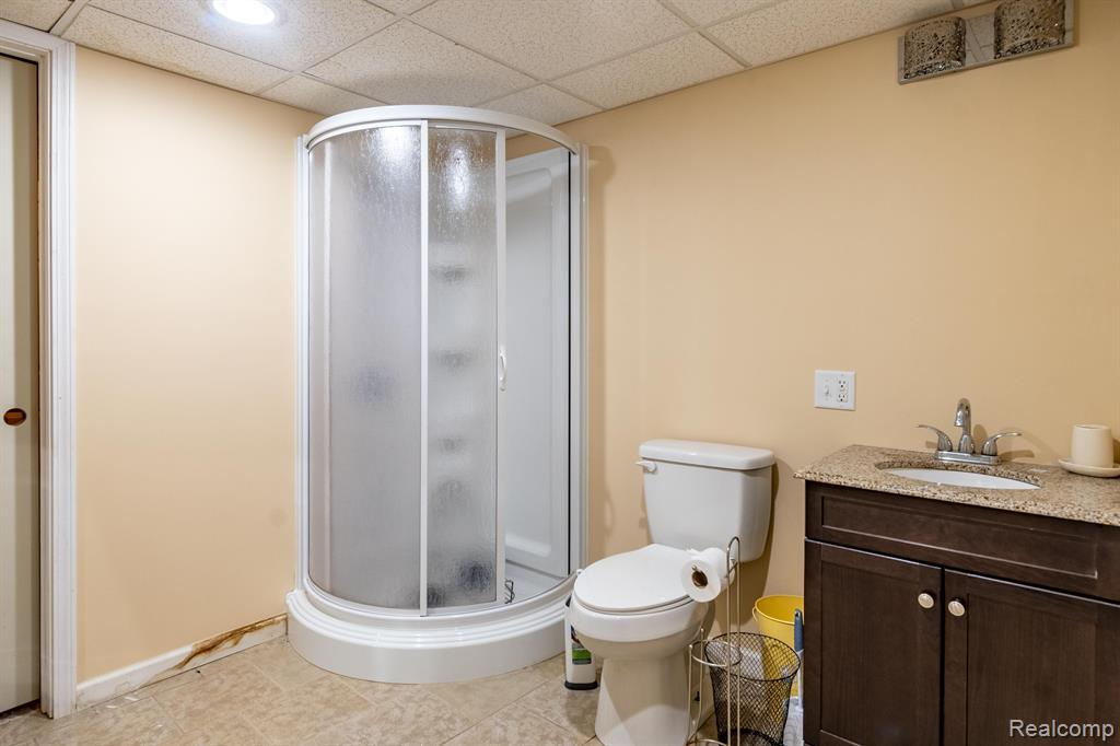 868 WOODHAVEN Drive, Commerce Twp, MI 48390 — Photo 37
