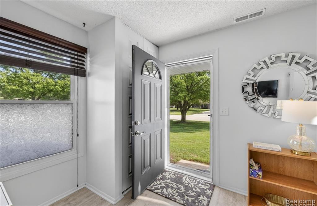 1425 Hobnail Court, Davison, MI 48423 — Photo 5