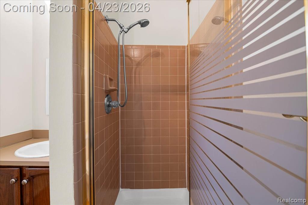 685 W Bethune Street, Detroit, MI 48202 — Photo 22