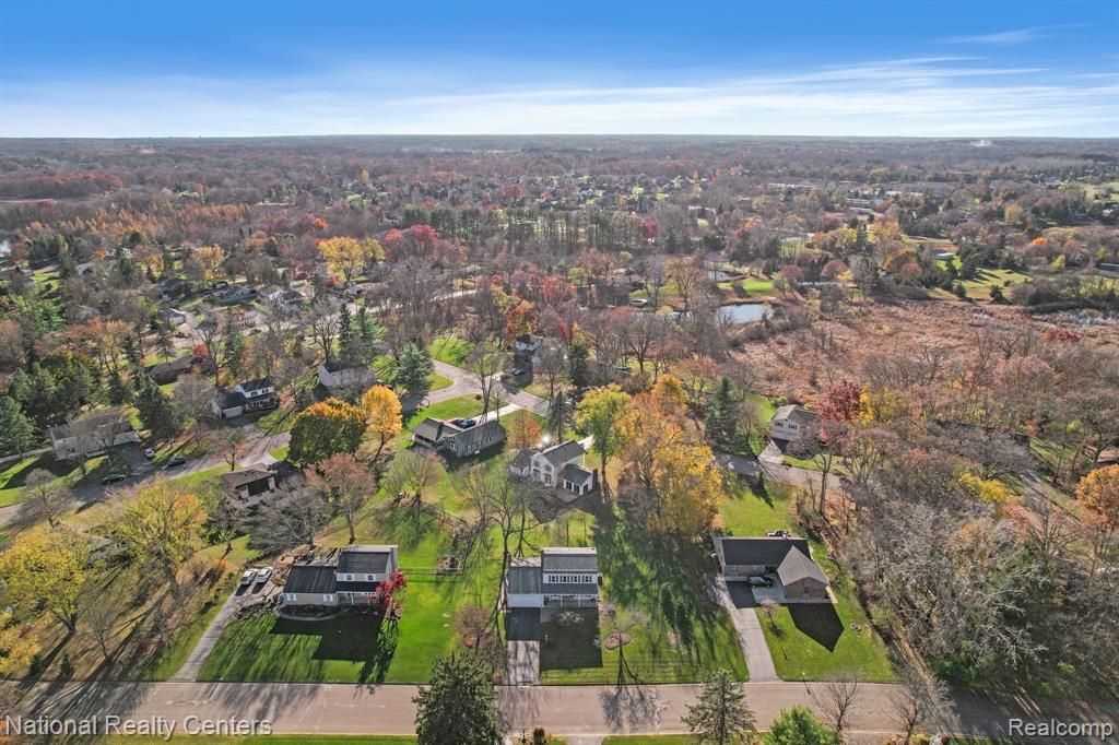 9812 ATWOOD Drive, South Lyon, MI 48178 — Photo 16
