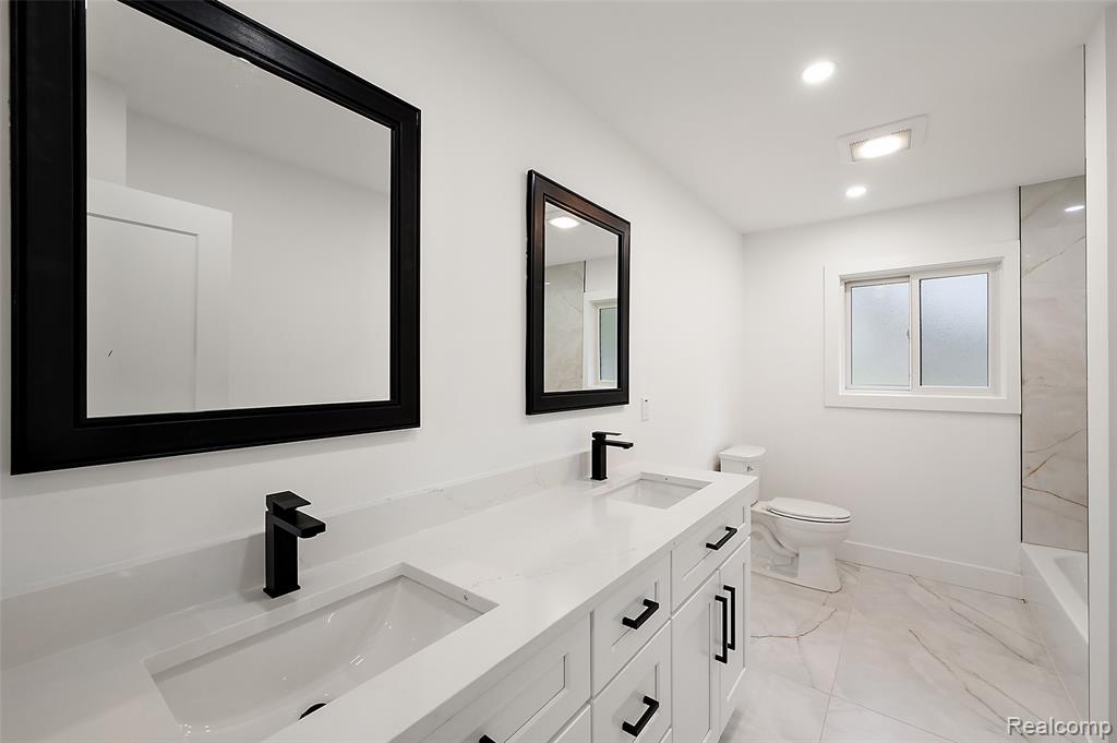 6141 Paramus, Clarkston, MI — Photo 18