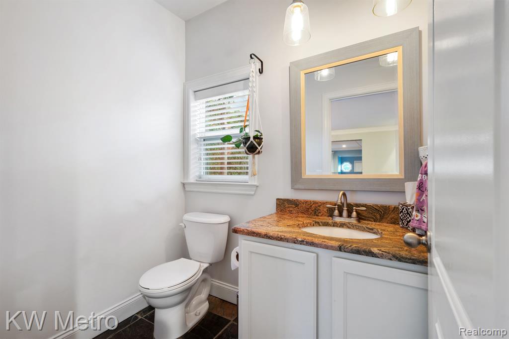 735 E HURON Street, Milford, MI 48381 — Photo 16