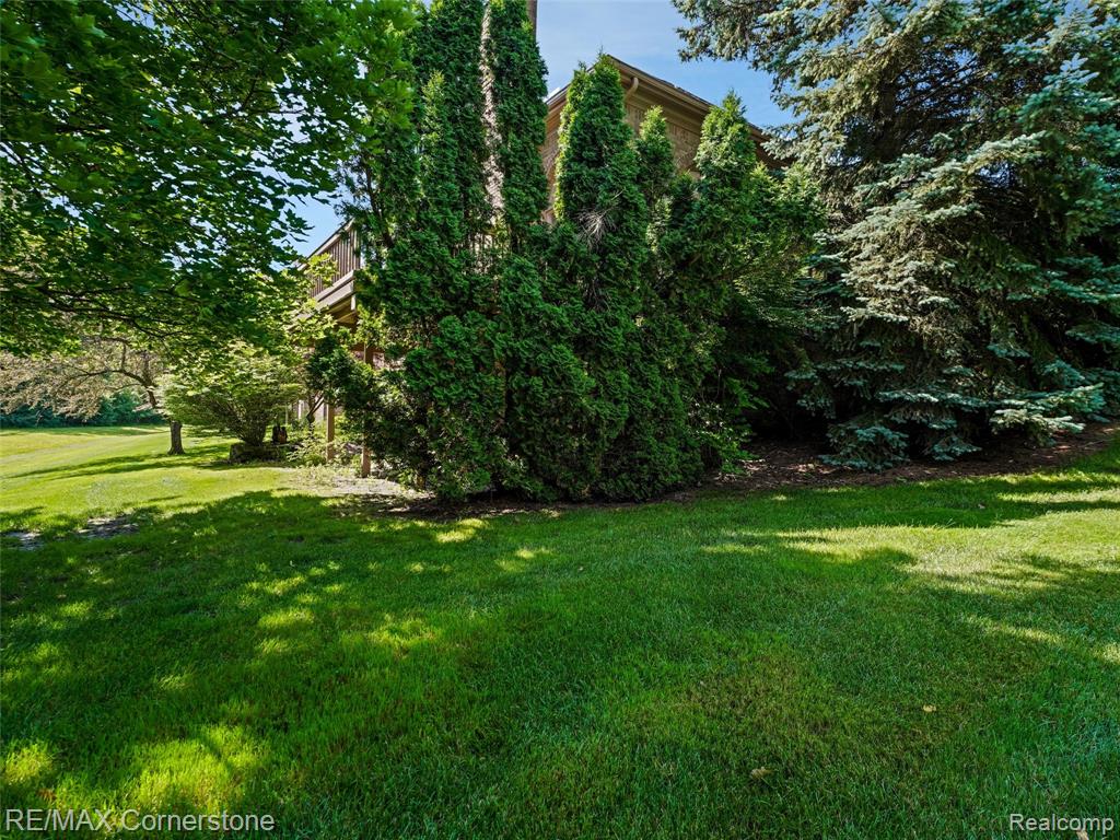 13780 Eaton Drive, Plymouth, MI 48170 — Photo 56