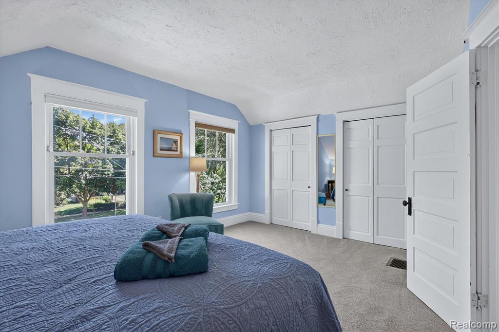 398 Howard Avenue, Grand Haven, MI 49417 — Photo 18