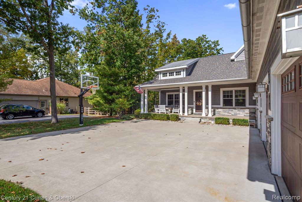 1306 Victoria Lane, Fenton, MI 48430 — Photo 9
