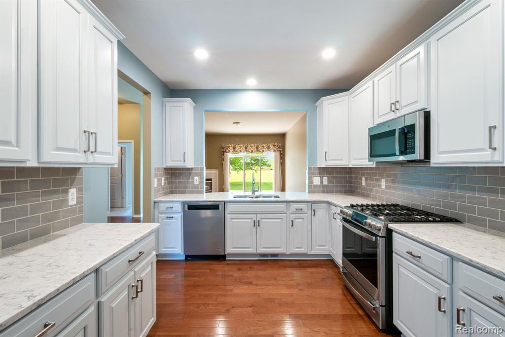 40658 Saint Louis Drive, Clinton Twp, MI 48038 — Photo 16