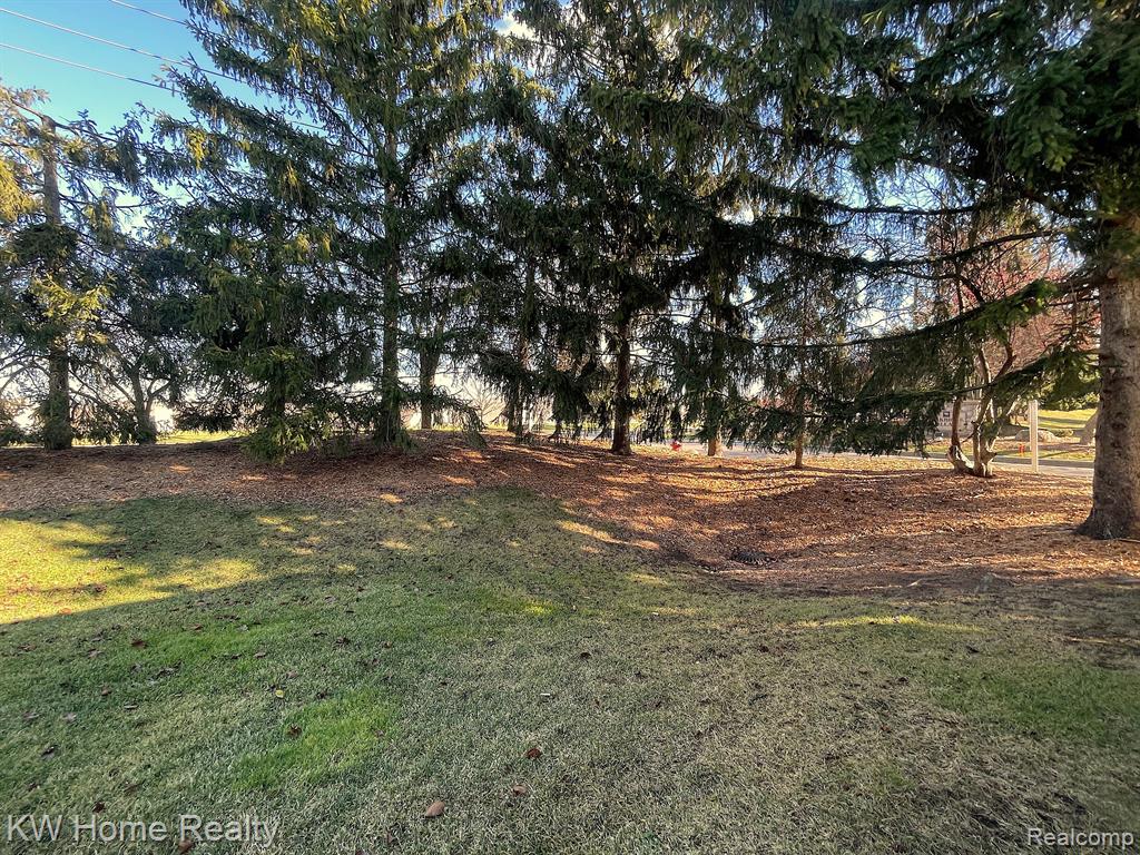 190 WINDING Brook, Commerce Twp, MI 48390 — Photo 35