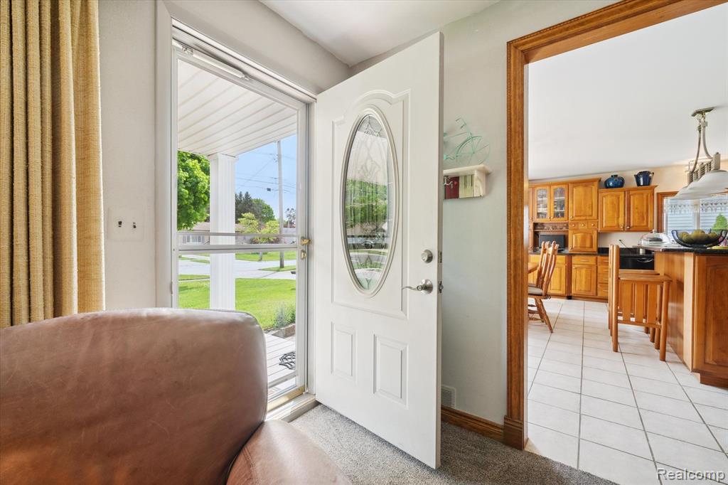 6091 COTTER Avenue, Sterling Heights, MI 48314 — Photo 7