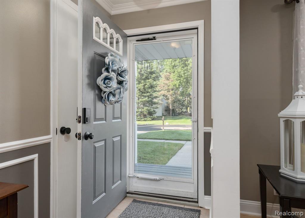 8213 EMERALD Lane W, Westland, MI — Photo 3