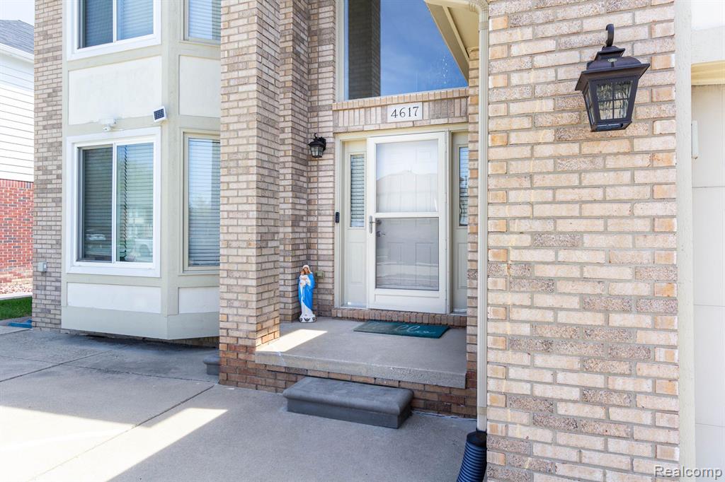 4617 LANCELOT Drive, Sterling Heights, MI 48310 — Photo 3