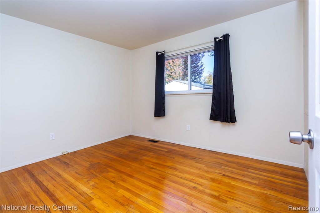511 S Bryar Street, Westland, MI 48186 — Photo 19