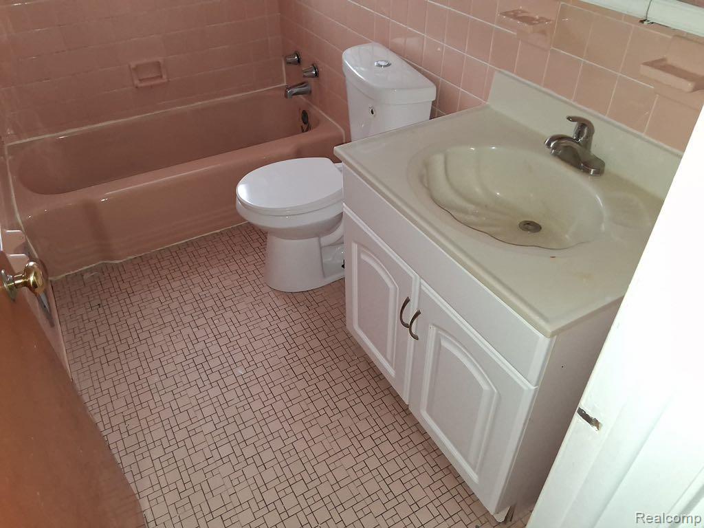 8791 E Outer Drive, Detroit, MI 48213 — Photo 12